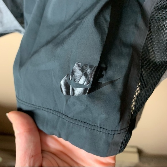 [Nike] Black & Gray Drawstring Waist Mesh Detail  Sleeveless Athletic Tank Top - Picture 4 of 8